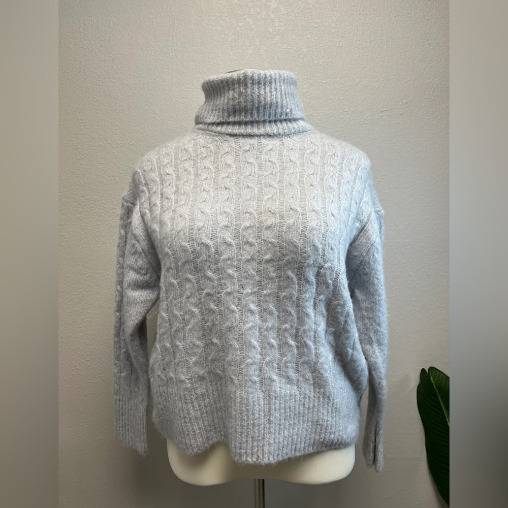 Zara Grey Cable Knit Cropped Sweater - Size XL